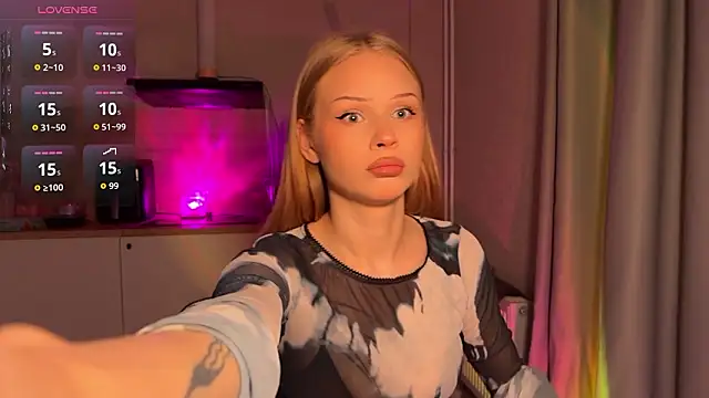 lisa barbie online show from February 22, 7:26 pm