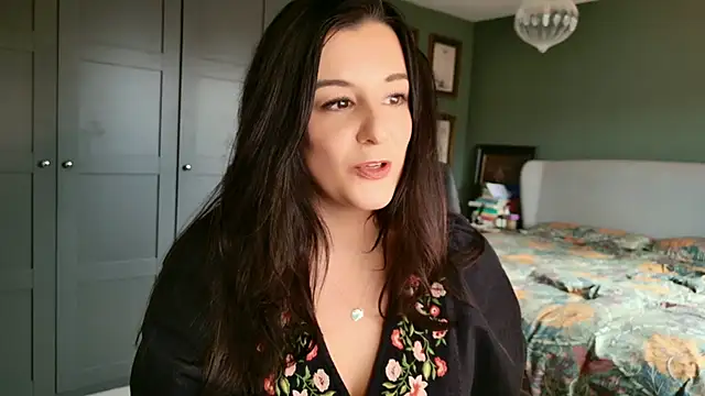 flatwhite0 online show from February 2, 12:15 pm