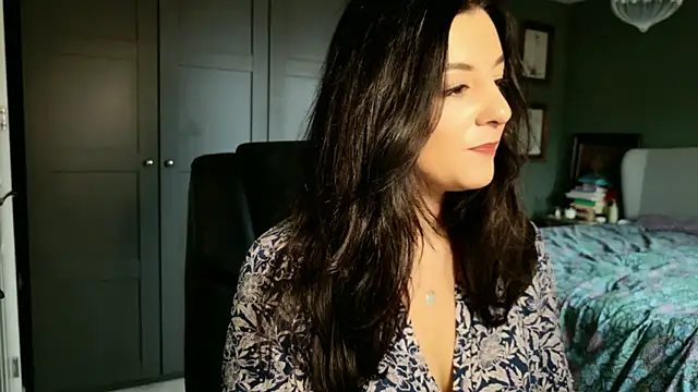 flatwhite0 online show from February 13, 9:31 am