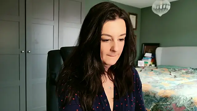 flatwhite0 online show from February 18, 10:12 am