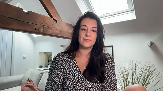 flatwhite0 online show from June 9, 8:15 am