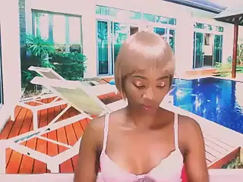 Snapshot of EbonyCreamy69 chatting on February 12, 6:19 pm EbonyCreamy69 online show from February 12, 6:19 pm