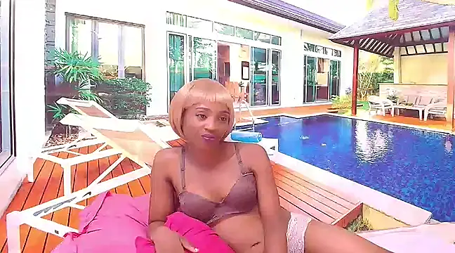 Snapshot of EbonyCreamy69 chatting on February 12, 1:09 am EbonyCreamy69 online show from February 12, 1:09 am