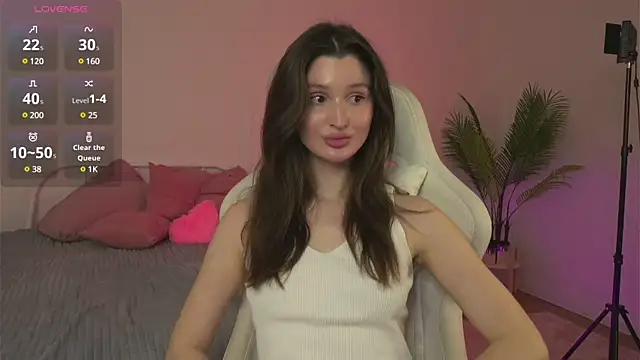 Snapshot of tender_babyy chatting on February 19, 8:12 am tender babyy online show from February 19, 8:12 am