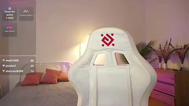 Snapshot of tender_babyy chatting on March 14, 4:40 pm tender babyy online show from March 14, 4:40 pm