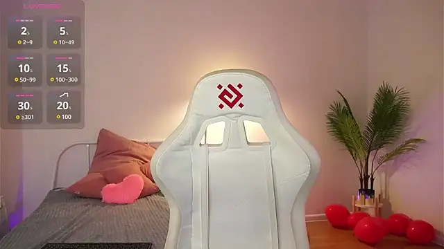 Snapshot of tender_babyy chatting on March 6, 11:36 am tender babyy online show from March 6, 11:36 am