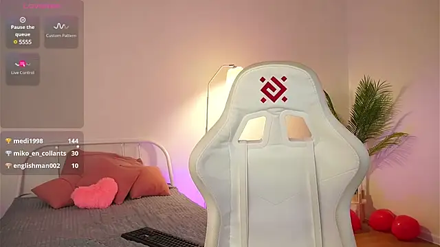 Snapshot of tender_babyy chatting on March 5, 5:08 pm tender babyy online show from March 5, 5:08 pm