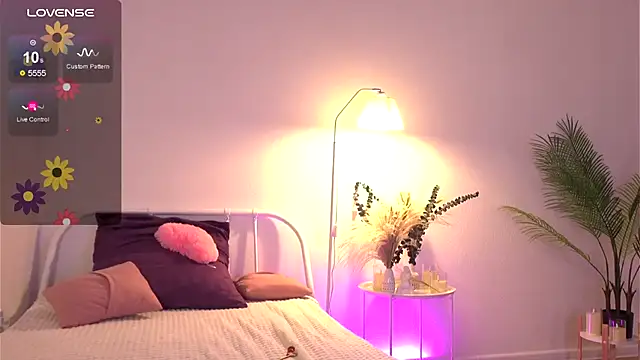 Snapshot of tender_babyy chatting on September 18, 12:41 pm tender babyy online show from September 18, 12:41 pm