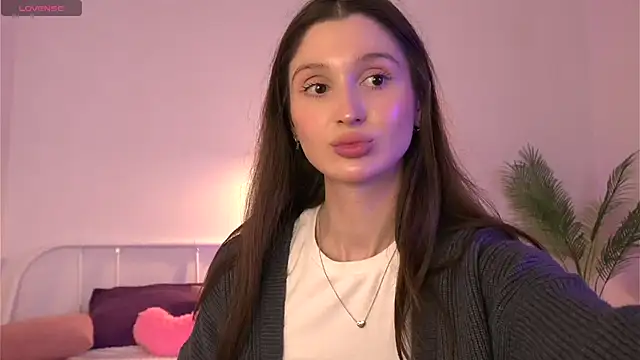 Snapshot of tender_babyy chatting on September 15, 1:44 pm tender babyy online show from September 15, 1:44 pm