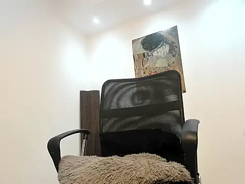 Dirtyboyhot online show from April 14, 3:11 am