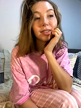 Snapshot of LinaSiren chatting on November 1, 12:32 pm LinaSiren online show from November 1, 12:32 pm