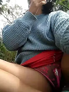 Snapshot of MirandaSingle chatting on May 7, 7:39 pm MirandaSingle online show from May 7, 7:39 pm