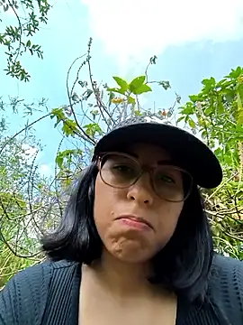 Snapshot of MirandaSingle chatting on May 23, 2:49 pm MirandaSingle online show from May 23, 2:49 pm