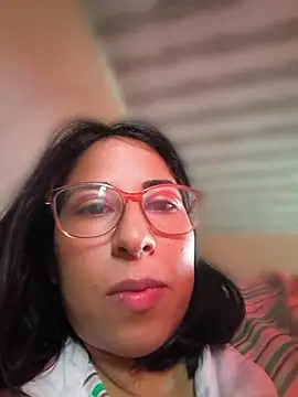 Snapshot of MirandaSingle chatting on June 29, 5:01 pm MirandaSingle online show from June 29, 5:01 pm