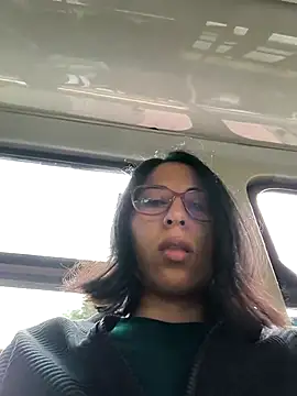 Snapshot of MirandaSingle chatting on May 19, 2:24 pm MirandaSingle online show from May 19, 2:24 pm