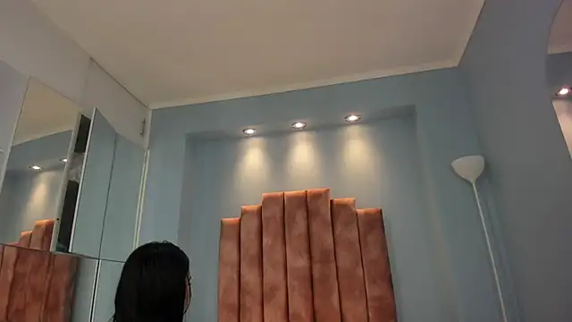 lou rosse  online show from November 26, 8:20 pm