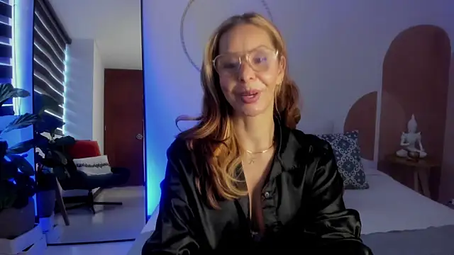 AvaCollinss online show from April 4, 12:56 pm