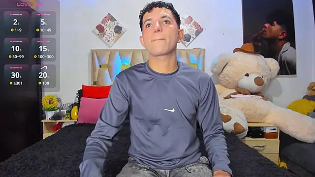 Snapshot of patrick_sanzz chatting on November 20, 8:59 am patrick sanzz online show from November 20, 8:59 am