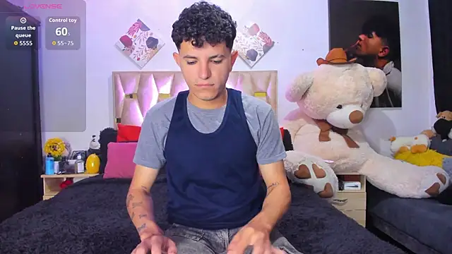 Snapshot of patrick_sanzz chatting on December 4, 9:30 am patrick sanzz online show from December 4, 9:30 am