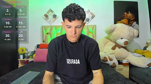 Snapshot of patrick_sanzz chatting on November 23, 1:26 am patrick sanzz online show from November 23, 1:26 am