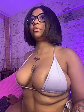 Snapshot of pamela_west chatting on December 16, 7:40 pm pamela west online show from December 16, 7:40 pm