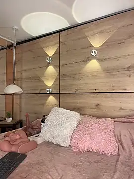 Snapshot of pamela_west chatting on November 24, 7:25 pm pamela west online show from November 24, 7:25 pm