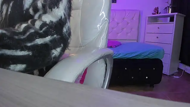 Amy Kiitty  online show from March 11, 12:54 pm