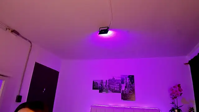 Snapshot of Amy_Kiitty_ chatting on December 21, 12:40 pm Amy Kiitty online show from December 21, 12:40 pm