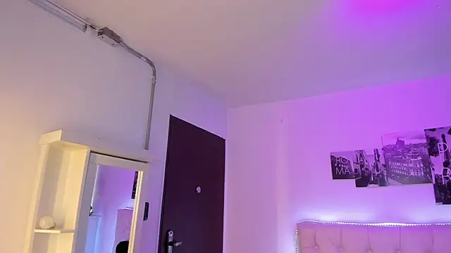 Amy Kiitty  online show from April 3, 1:06 pm