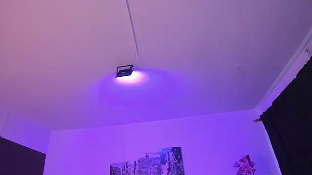 Snapshot of Amy_Kiitty_ chatting on December 5, 12:48 pm Amy Kiitty online show from December 5, 12:48 pm