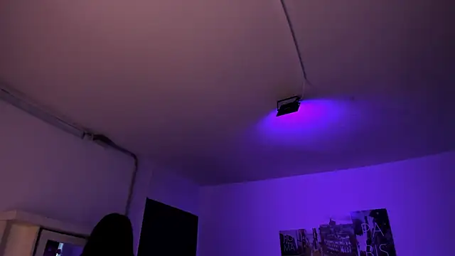 Snapshot of Amy_Kiitty_ chatting on December 17, 1:27 pm Amy Kiitty online show from December 17, 1:27 pm