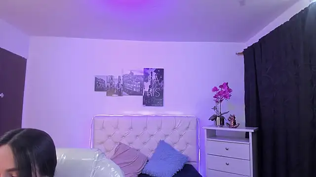 Snapshot of Amy_Kiitty_ chatting on February 13, 1:00 pm Amy Kiitty online show from February 13, 1:00 pm