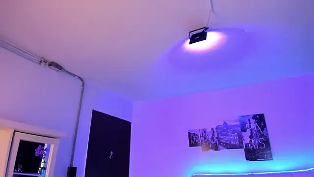 Snapshot of Amy_Kiitty_ chatting on November 15, 12:42 pm Amy Kiitty online show from November 15, 12:42 pm