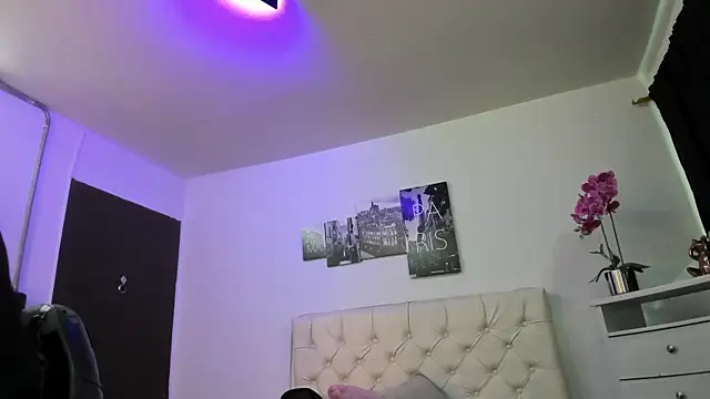 Snapshot of Amy_Kiitty_ chatting on November 9, 12:31 pm Amy Kiitty online show from November 9, 12:31 pm