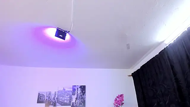 Snapshot of Amy_Kiitty_ chatting on October 30, 12:36 pm Amy Kiitty online show from October 30, 12:36 pm