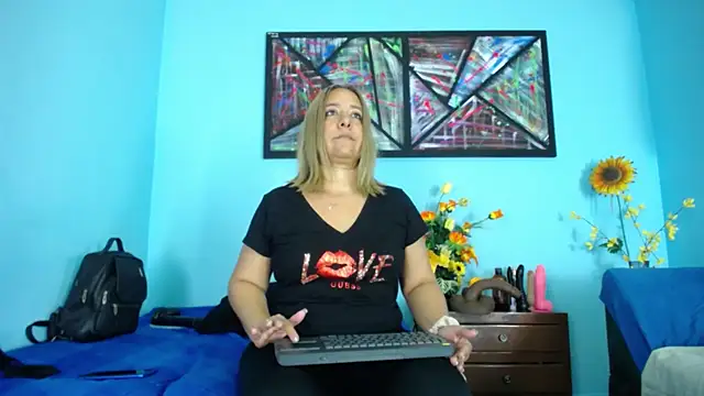 Iivana 19 online show from November 29, 2:39 pm