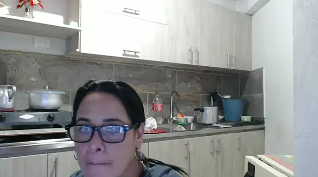 Snapshot of Antonella2_4 chatting on February 13, 3:50 am Antonella2 4 online show from February 13, 3:50 am