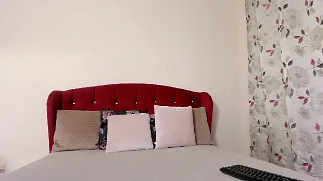 RoxyBestAsss online show from April 6, 4:19 am