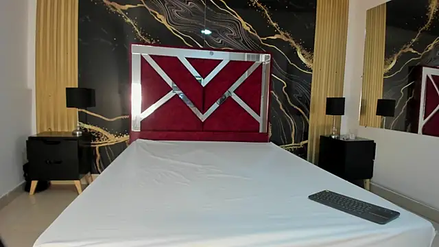 Snapshot of KarinaSimonz chatting on December 14, 7:41 pm KarinaSimonz online show from December 14, 7:41 pm