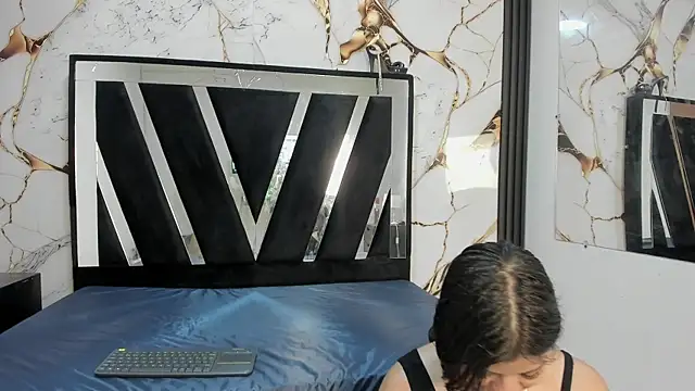 Snapshot of KarinaSimonz chatting on October 16, 6:49 pm KarinaSimonz online show from October 16, 6:49 pm