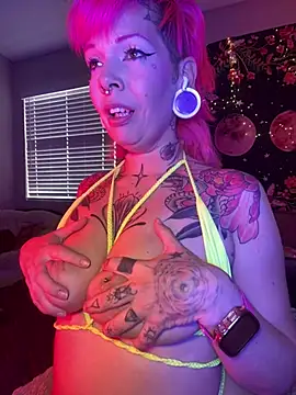 Snapshot of GoldieBakeman chatting on March 3, 12:01 am GoldieBakeman online show from March 3, 12:01 am