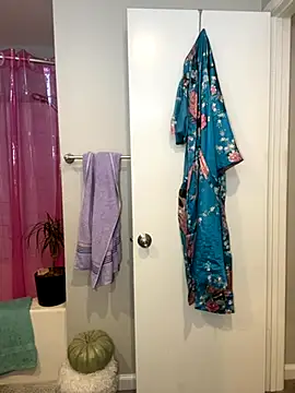 Snapshot of GoldieBakeman chatting on September 18, 4:10 pm GoldieBakeman online show from September 18, 4:10 pm