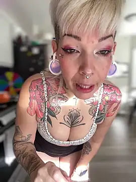 GoldieBakeman online show from December 18, 5:28 pm