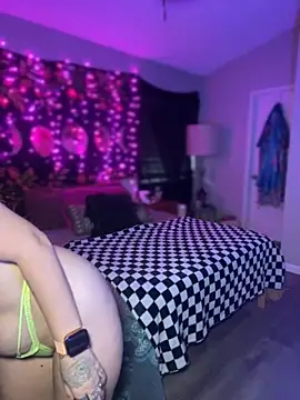 Snapshot of GoldieBakeman chatting on November 6, 5:06 pm GoldieBakeman online show from November 6, 5:06 pm