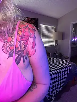 Snapshot of GoldieBakeman chatting on September 29, 5:07 pm GoldieBakeman online show from September 29, 5:07 pm