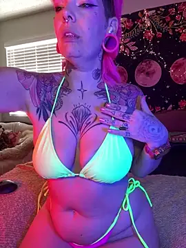 Snapshot of GoldieBakeman chatting on March 7, 5:28 pm GoldieBakeman online show from March 7, 5:28 pm