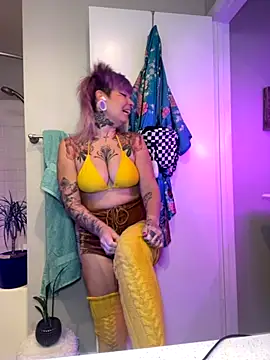 Snapshot of GoldieBakeman chatting on September 14, 5:46 pm GoldieBakeman online show from September 14, 5:46 pm