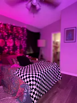 Snapshot of GoldieBakeman chatting on November 14, 5:27 pm GoldieBakeman online show from November 14, 5:27 pm