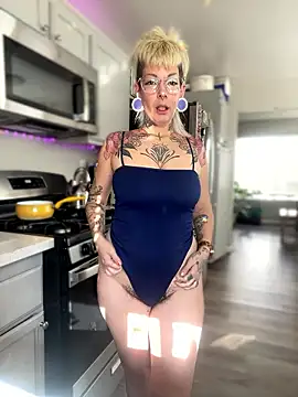 GoldieBakeman online show from January 14, 6:00 pm