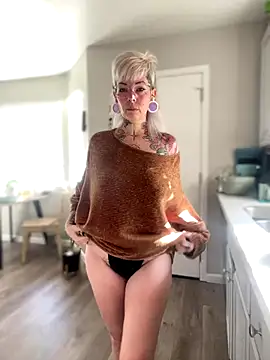 Snapshot of GoldieBakeman chatting on December 15, 5:08 pm GoldieBakeman online show from December 15, 5:08 pm